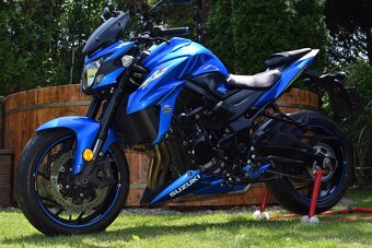 SUZUKI GSX-S 750 - 10