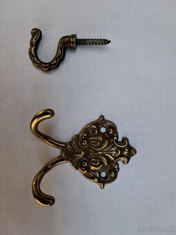 MOSADZNÉ VEŠIAKY - 10