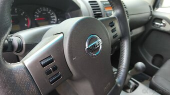 Nissan Navara 2.5 DCI , Slovenské auto , Hardtop - 10