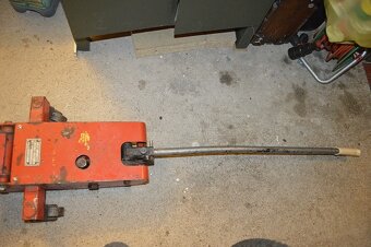 predam pojazdny hydraulicky zdvihak Motex - 10