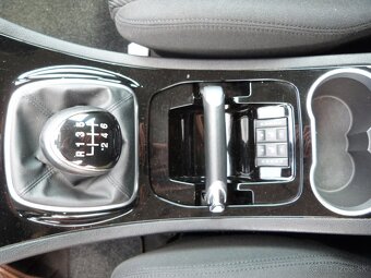 Ford S-Max 2.0 TDCi DPF Trend X, vyhrev okna+sedadlá - 10