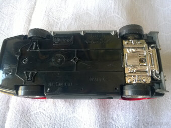 staré plechové auto, a model ferrari- retro hračky - 10