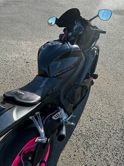 SUZUKI GSXR 750 - 10