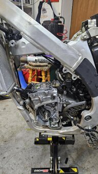 Suzuki RM-Z250 - 10