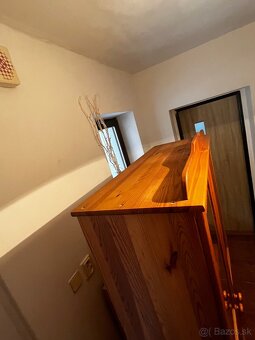 Drevenná vitrína - 10