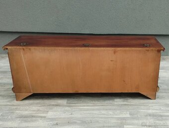 Truhlica vyrezávaná. - 10