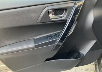 Toyota Auris 1.8-AUTOMAT-NAVI-KAMERA - 10