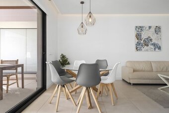 Úžasný priestranný apartmán s krásnou terasou vo Fuengirole - 10