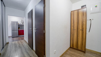 Moderný 2izb byt s predzáhradkou a parkovaním v cene v obľúb - 10