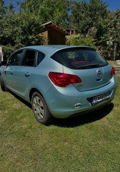 Opel Astra 2010 - 10