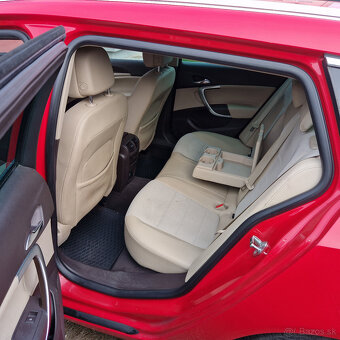 Opel Insignia combi Sports Tourer 2,0 bi-turbo, 4x4, 143 kW - 10