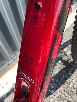Trek Slash 9.7 Cobra Blood to Magneta Fade, Carbon - 10