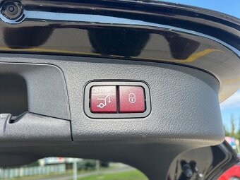 MERCEDES-BENZ GLA 220 4MATIC - NOVÉ VOZIDLO - 10