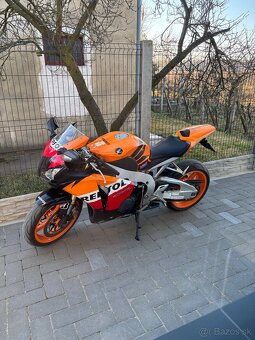 Honda cbr 1000 rr REPSOL - 10
