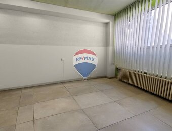 Komerčný objekt, budova, 573m2, obchody, lekár, advokát, kan - 10