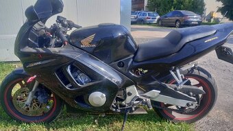 Honda cbr 600f - 10