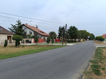 PRENÁJOM 2100 m2 pozemok pri BA (PARKOVANIE/REKLAMNÁ PLOCHA - 10