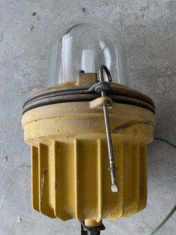 Priemyselné svetlá a lampy, lustre. - 10