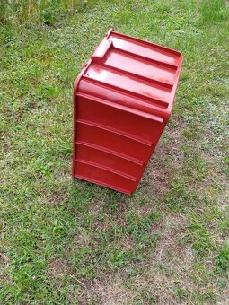 PLASTOVY KOS.PREPRAVKA NA MESO KORYTO . - 10