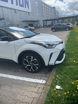Toyota CH-R 2.0 Hybrid 2021 - 10