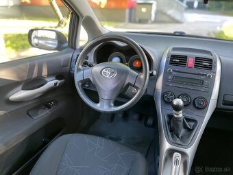 Toyota Auris 1.33 VVTi, Nová STK + EK - 10