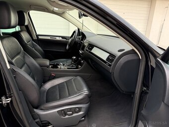 VW Touareg 3.0 TDI DSG 4Motion - 10