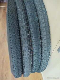 {16}  Plášte pre 20, 26, 27, 29 - 10