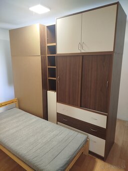 Šatníková skrina+skrinky - 10