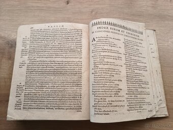 Starožitná latinská kniha 1677 pergamenová väzba - 10