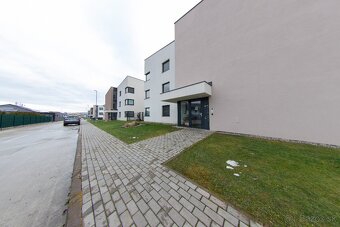 Predaj 2-izbový byt so záhradou - 10