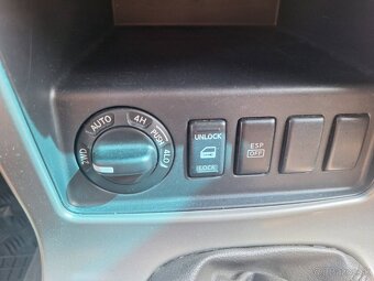 Nissan Pathfinder 2.5 dCi XE - 10