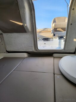 Quicksilver 455 Cabin - 10