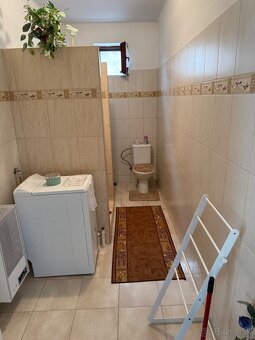 Predám rodinný dom s krásnou záhradou - 10