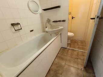 Priestranný byt vo výbornej lokalite mesta Tlmače-Lipník - 10