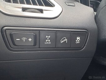 Hyundai ix35 2.0 CRDi VGT Premium 4x4 A/T - 10