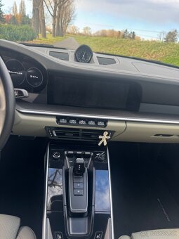 Porsche 911 4S - 10