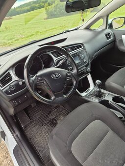 KIA Cee’d Hatchback 1.6 diesel, 100kw Manuál - 10