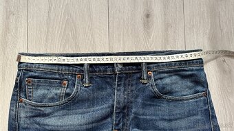 Pánske,kvalitné džínsy LEVIS 504 - veľkosť 32/32 - 10