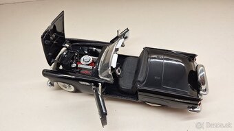 1:18 FORD THUNDERBIRD - 10