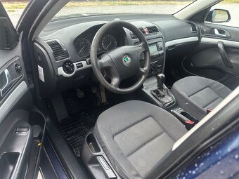 Škoda Octavia 1.6 benzin - 10