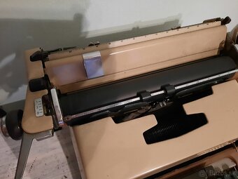 Pisaci stroj Consul, model 1504 - 10