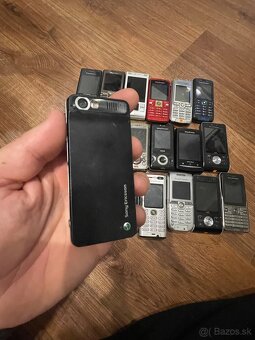 Predám 21 Sony Ericssonov na diely - 10
