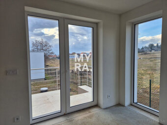 Šalgovík - rodinný dom s terasou + záhrada + 2 parkovacie mi - 10
