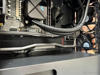 Ryzen 7 7800X3D\32GB\RX 7900GRE\SSD\850W Zdroj - 10