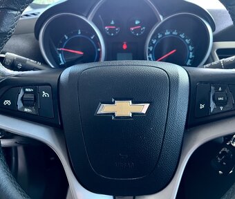 Chevrolet Cruze 2.0D LT - 10