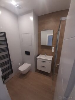 2i čiastočne zariadený byt s balkónom, staré sídlisko Priev - 10