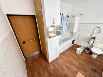 NA PREDAJ 2 IZB. BYT S LOGGIOU, 64M2, SOTINSKÁ UL., SENICA - 10