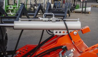 Sypač, posypač, rozmetadlo, samonakladací rám, traktor - 10