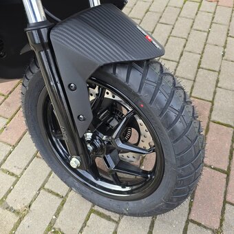 Aprilia SR GT 125 - 10