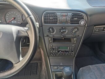 Volvo V40 1.9 TD 66kw r.1999 - Nová STK / EK - 10